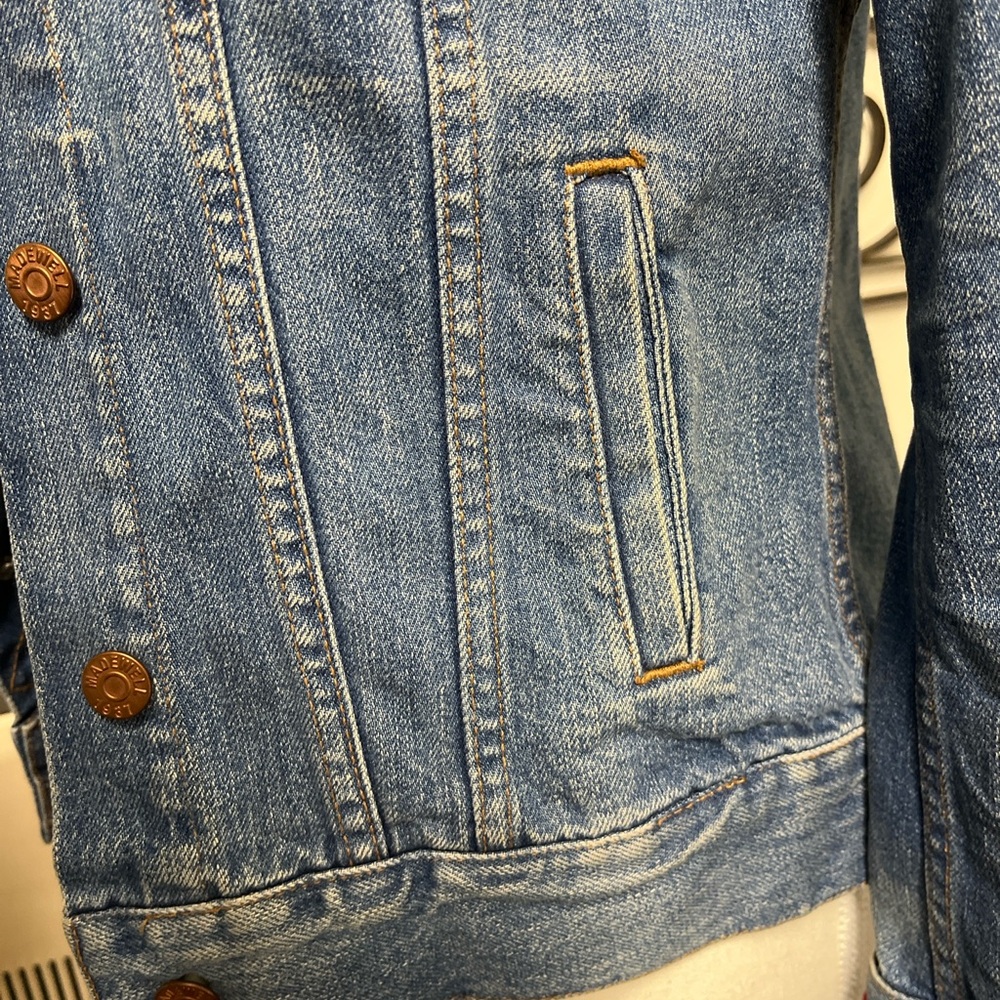 Madewell Blue Jean Jacket, EUC, no tears or bare areas, has all buttons, P2P 17” - Picture 10 of 13